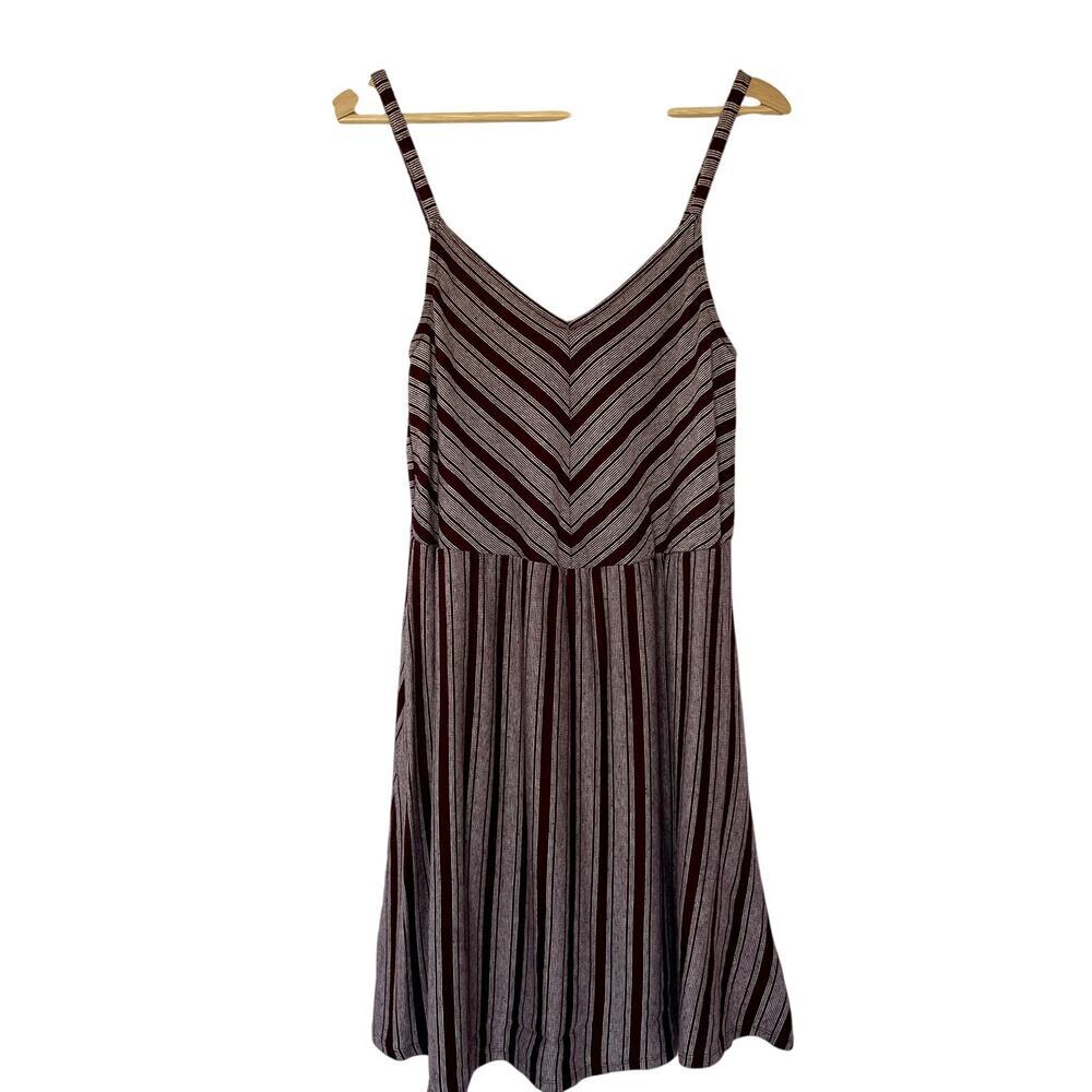 Universal thread L Maroon gray chevron striped sleeveless dress summer sundress